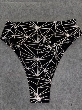 The Lyte Couture Refraction Black Geometric Bottom